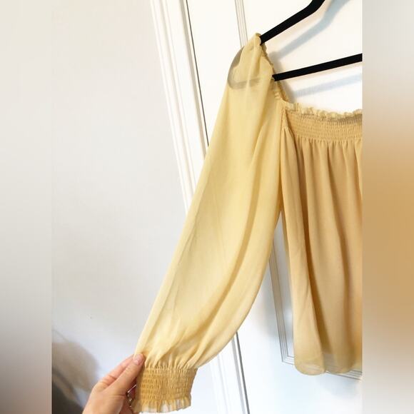 Aritzia Wilfred Alana Blouse - Picture 6 of 11